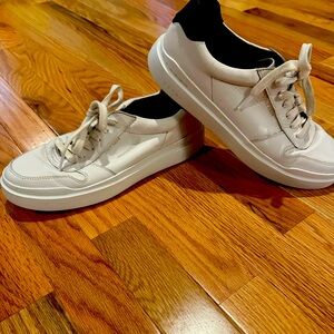 Cole Hann grand series leather sneakers size 9